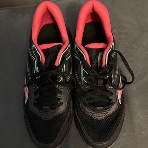 Saucony sneakers size 8.5